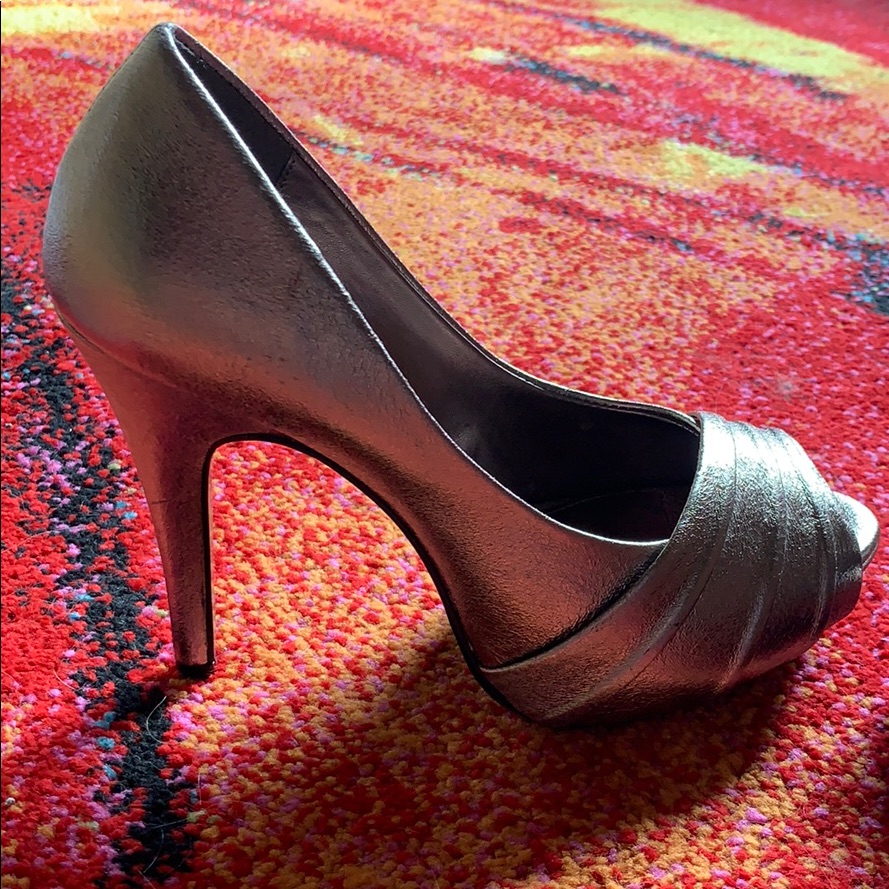 Kelly And Katie Metallic Pumps Brand New